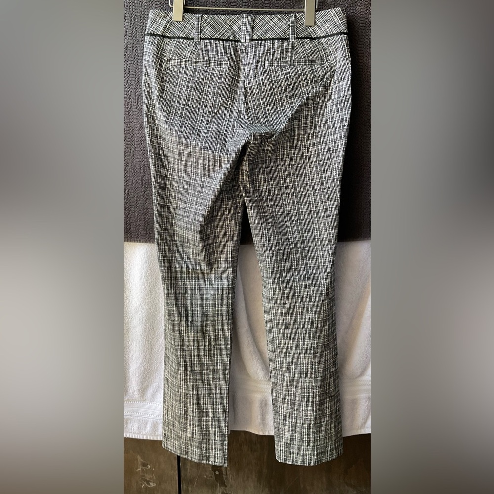 New York & Company Black and White Textured Cropped Pants - Picture 9 of 11
